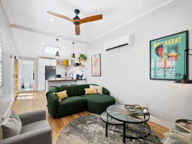 Prospect Cottage: Historic Golden Point House Fully Furnished