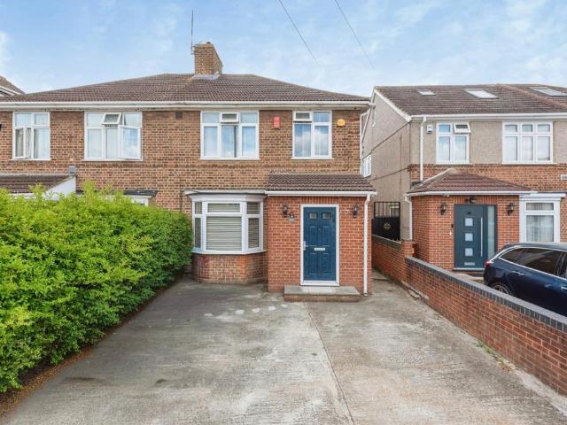 Prospect Close, Hounslow, TW3 3 bed semi detached house to rent £2,650 pcm £612 pw