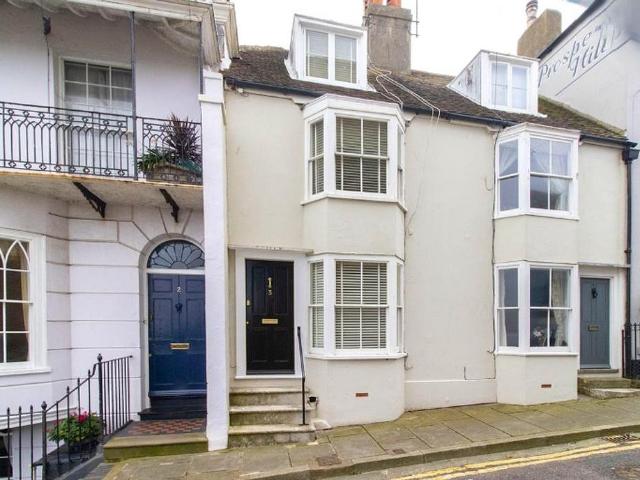 Prospect Hill, Herne Bay, Kent, CT6 3 bed terraced house to rent £1,350 pcm £312 pw