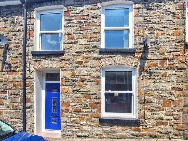 Prospect Place, Treorchy, Rhondda. 3 bed terraced house to rent £850 pcm £196 pw
