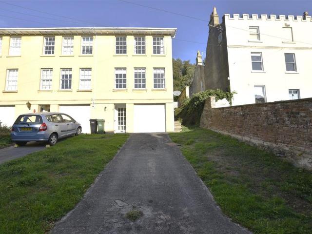 Prospect Place, Bath BA1 3 bed semi detached house to rent £1,900 pcm £438 pw