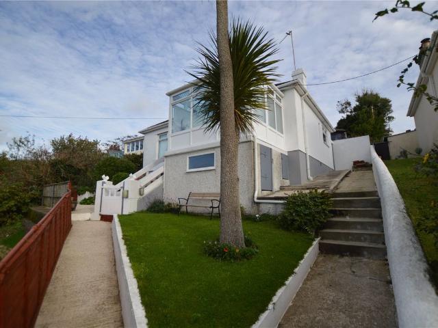 Prospect Place, Hayle, Cornwall TR27, 2 bed bungalow to rent, £1,000 pcm | PrimeLocation