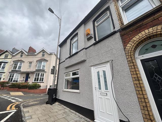 Prospect Place, Merthyr Tydfil CF47, 2 bed end terrace house to rent, £675 pcm | PrimeLocation