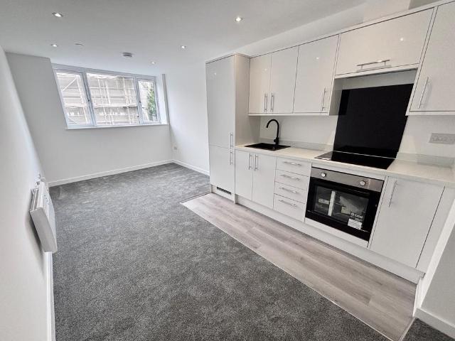 Prospect Street, Hull, HU2 1 bed apartment to rent £750 pcm £173 pw