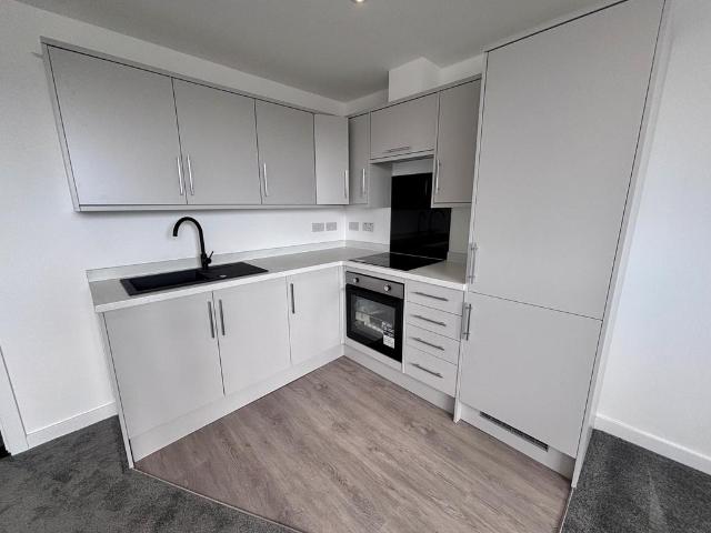 Prospect Street, Hull, HU2 1 bed apartment to rent £750 pcm £173 pw