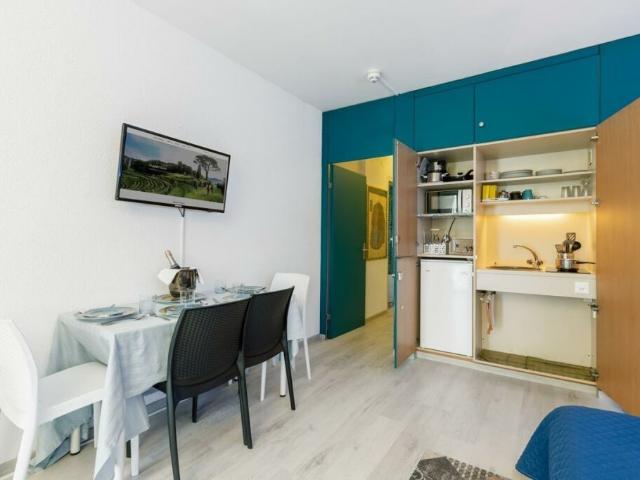 PRATICO BILOCALE IN RESIDENCE CON PISCINA A BISSONE