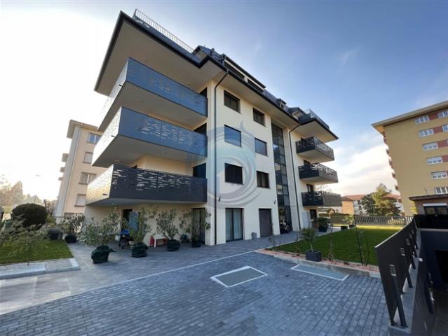 PRÄTIGER 4,5 ZIMMER WOHNUNGSAPPARTEMENT MIT BALKONEN