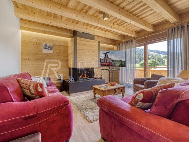Proche Megève Chalet familial de standing récent de 2019, 245 m2, au calme avec vue dégagée