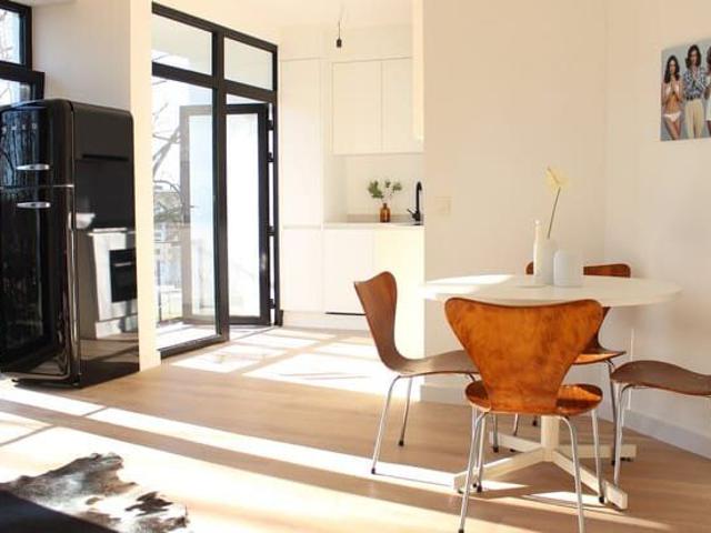 Prachtig 1 slaapkamer appartement in stijlvol gerenoveerd.