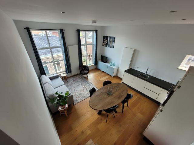 Prachtig & volledig gemeubileerd 3 kamer apparteme