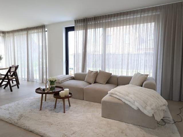 Prachtig afgewerkte nieuwbouwwoning met centrale ligging