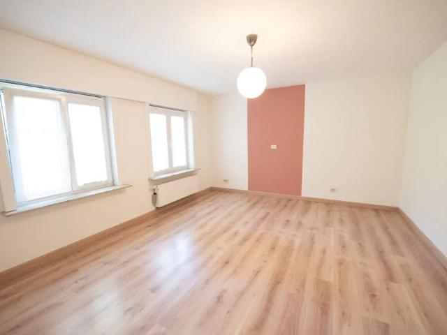 Prachtig afgewerkte woning met 4 slaapkamers TE HUUR in Olsene
