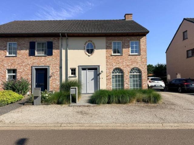 Prachtig afgewerkte 3 slpk woning in een rustige woonwijk