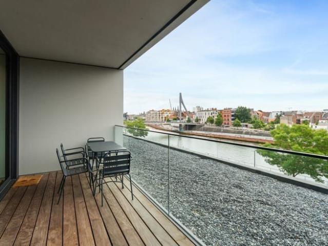 Prachtig appartement aan de Leie met dubbele garage