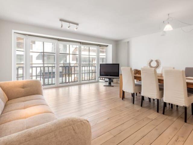 Prachtig appartement goed gelegen op de Kustlaan met garage