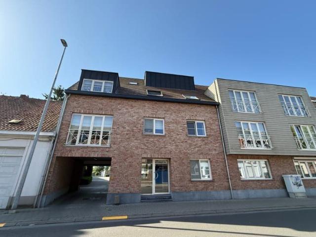 Prachtig appartement met terras en garage in het centrum.