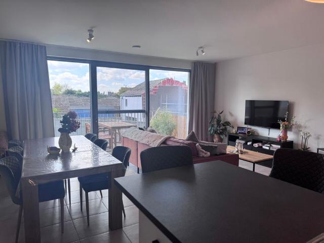 Prachtig appartement met twee autostaanplaatsen in Leefdaal!