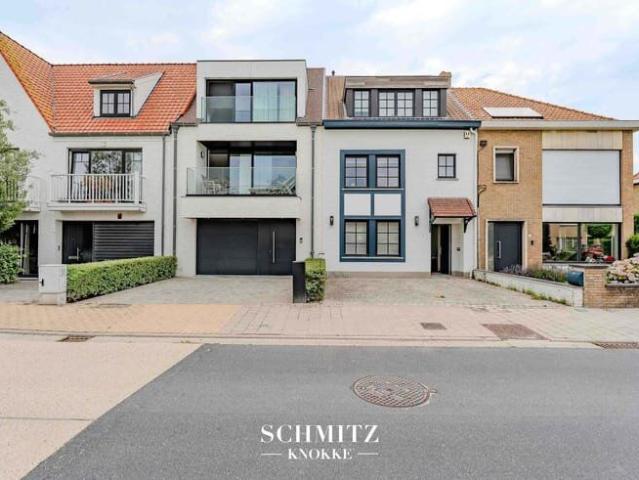 Prachtig bemeubelde woning met 5 slaapkamers gelegen op d.