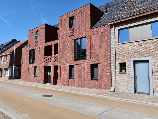Prachtig duplexappartement met 2 slpk, terras en carport!