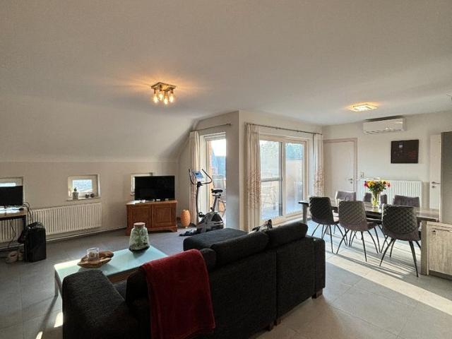 Prachtig duplexappartement met private garagebox te Pelt