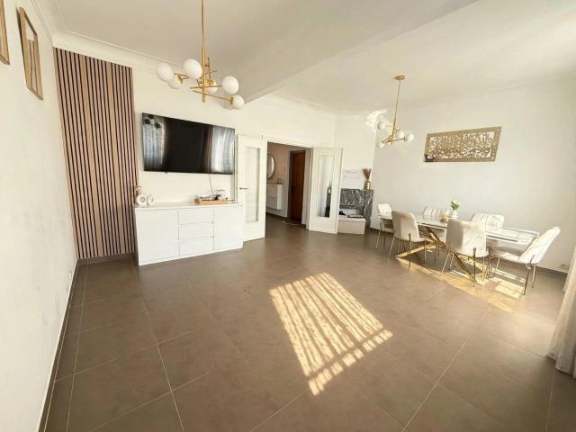 Prachtig, eigentijds appartement te huur 1 slaapkamer