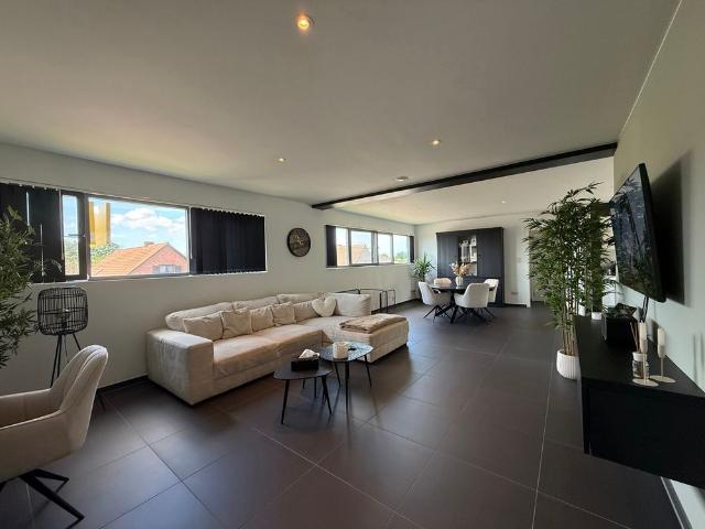 Prachtig en groot appartement met zonneterras