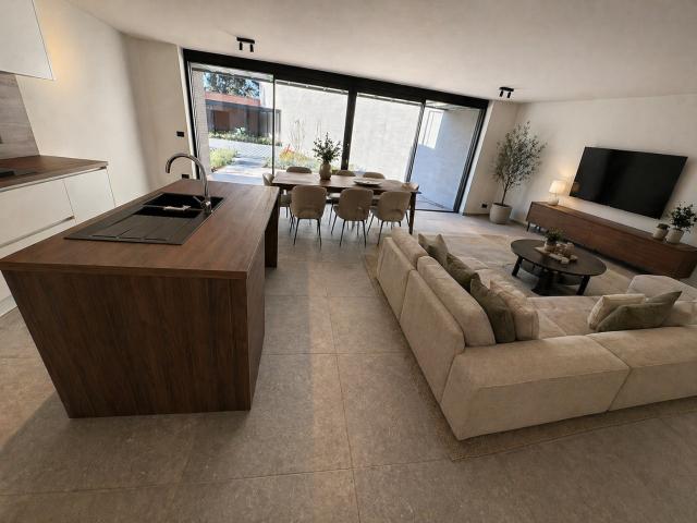 PRACHTIG GELIJKVLOERS APPARTEMENT 3 SLPKS TE WAKKEN DENTERGEM