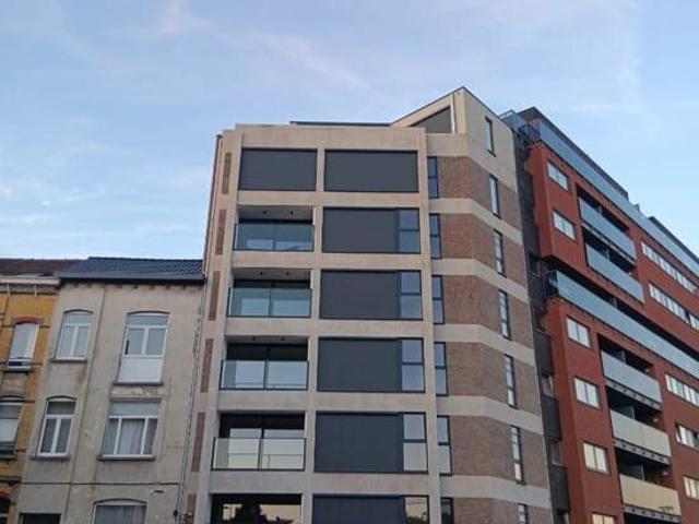 Prachtig gerenoveerd 3 slaapkamerappartement te Sint Lieven