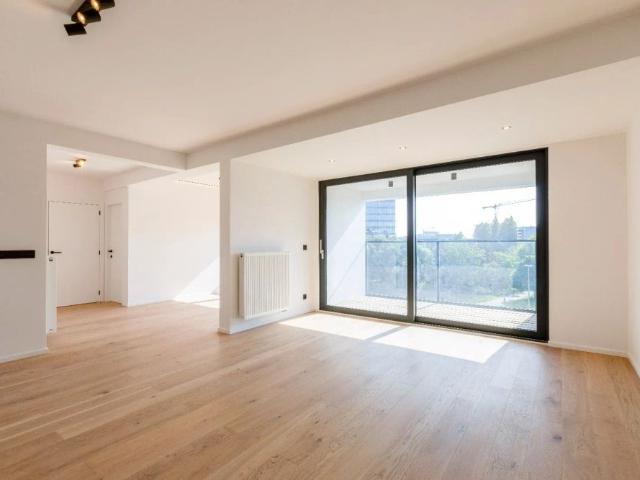 Prachtig gerenoveerd 3 slaapkamerappartement te Sint Lievenslaan