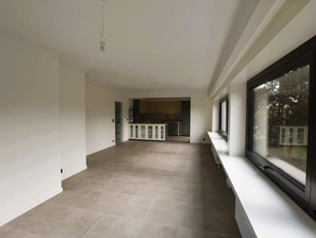 Prachtig gerenoveerd appartement met 2 slaapkamers