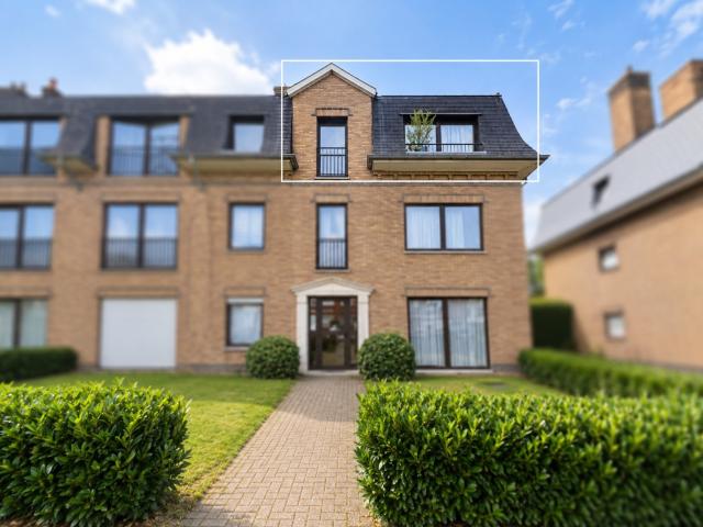 Prachtig gerenoveerd appartement met 2 slaapkamers en garagebox te huur te Wondelgem