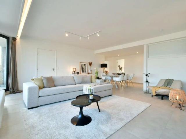 Prachtig gerenoveerd appartement op topligging