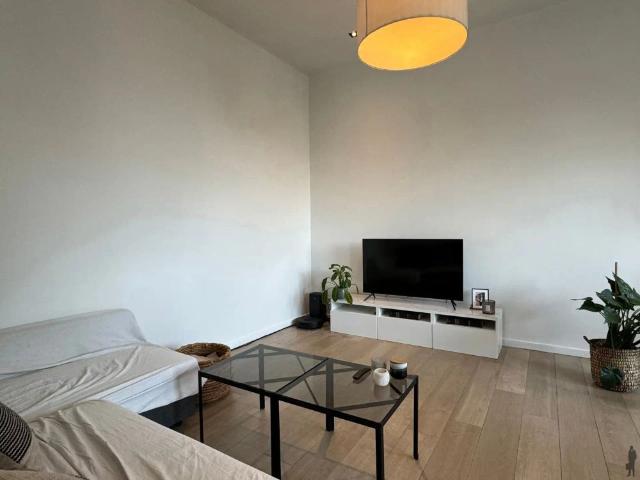 Prachtig gerenoveerd BEN appartement met 2 slaapkamers en mooi terras te Antwerpen Berchem
