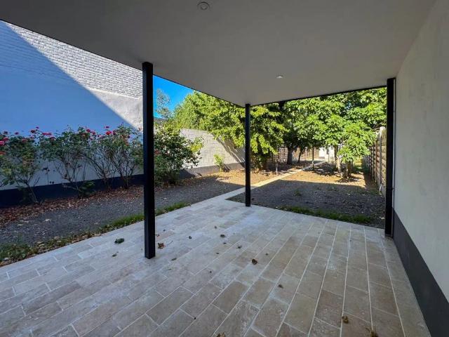 Prachtig gerenoveerde woning met 3 slaapkamers en tuin