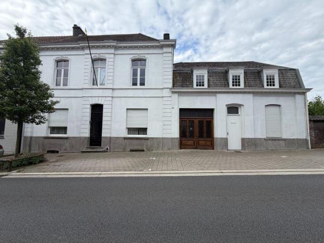 Prachtig herenhuis in het centrum van Kruishoutem