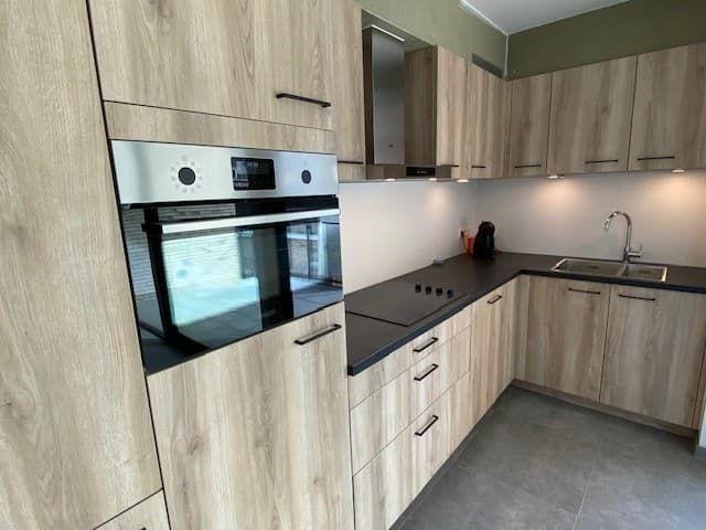 Prachtig hoek appartement op de tweede verdieping met 2 slaapkamers in hartje Bilzen