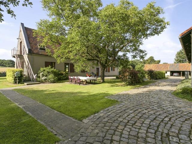 PRACHTIG IN HET GROEN GELEGEN APPARTEMENT TE ASSENT!
