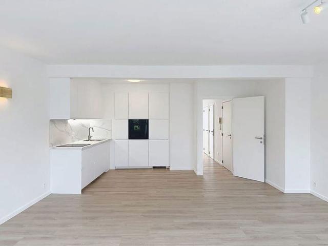Prachtig instapklaar appartement met LIFT in het centrum!