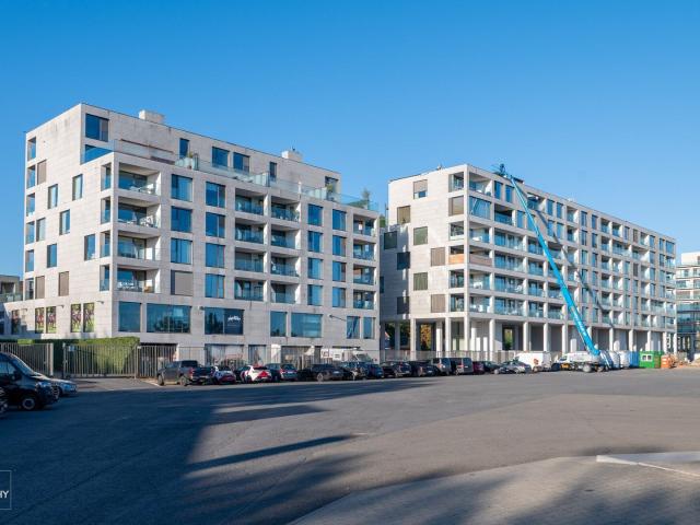 Prachtig instapklaar recent appartement aan Hippodroom |.