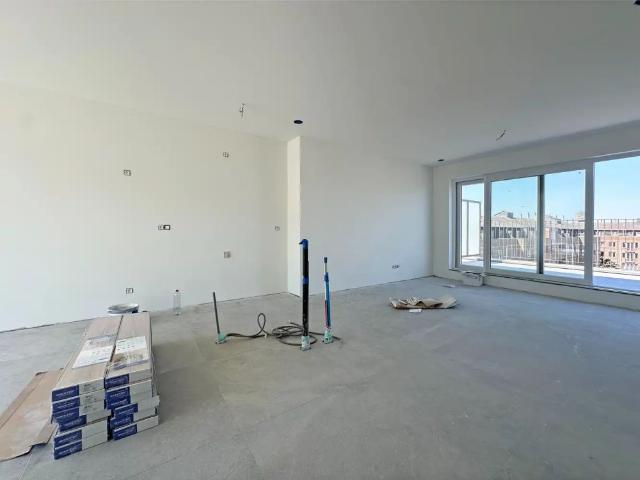 Prachtig nieuwbouwdakappartement met 2 zeer grote terrassen 18 m² + 21 m² met zicht op Rivierenhof