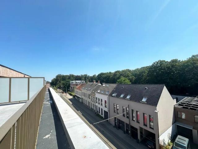 Prachtig nieuwbouwdakappartement met 2 zeer grote terrassen 22 m² + 25 m² met zicht op Rivierenhof
