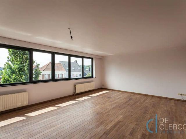 Prachtig ruim appartement te huur in hartje Lochristi!