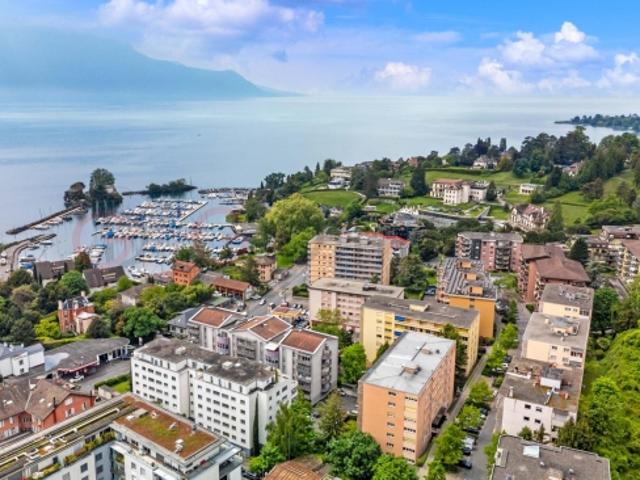 Prächtige 3,5 Zimmer Wohnung mit einem Balkon mit Blick auf den See