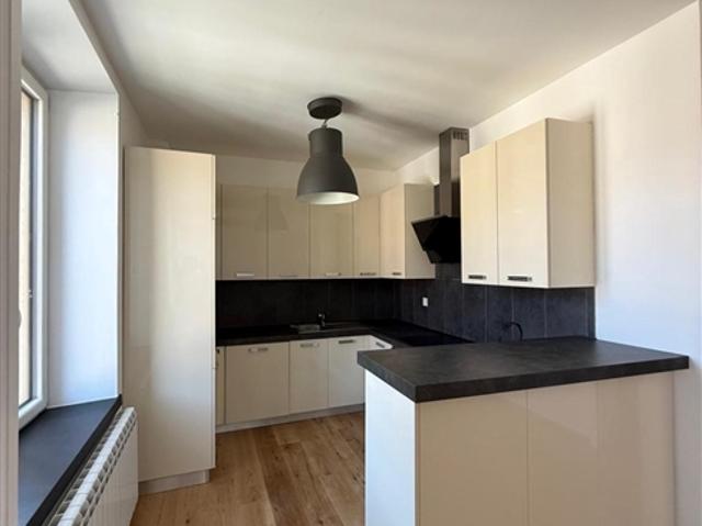 Prächtige 3 Zimmer Doppelhauswohnung im 3. Stock