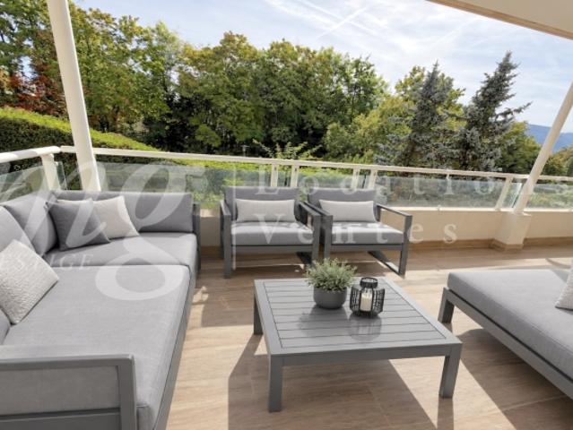 PRÄCHTIGE 7 ZIMMER WOHNUNG MIT 251 M² PPE, GROSSER TERRASSE UND UNGEHINDERTEM BLICK AUF DAS GRÜN
