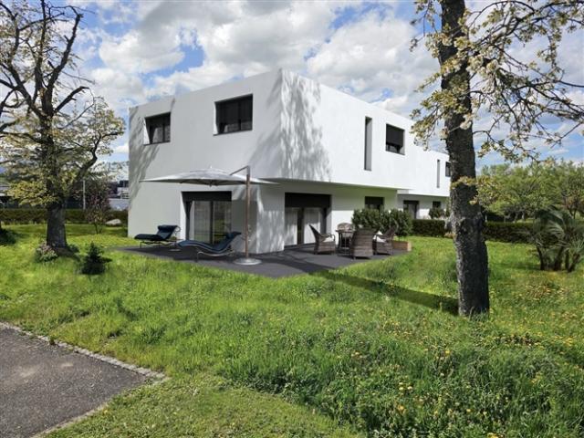 Wunderschöne 5.5 Zimmer Villen mit schönem, ebenem Grundstück und freiem Blick