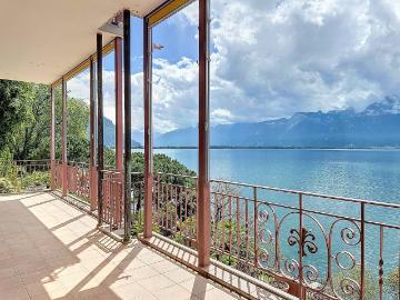 Prächtige 5,5 Zimmer Wohnung direkt am Wasser Repräsentative Residenz