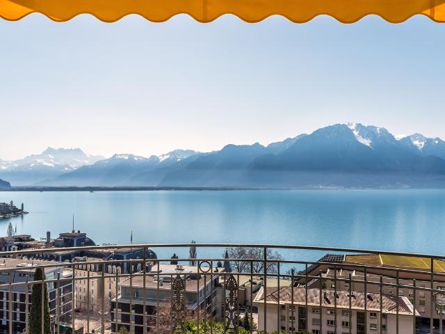 Prächtige 5,5 Zimmer Wohnung in einer prestigeträchtigen Residenz zum Verkauf im Zentrum von Montreux
