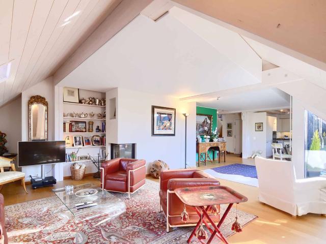 Prächtige 5,5 Zimmer Doppelhaus Penthouse Wohnung