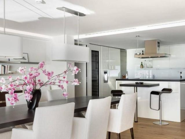Prächtige 6.5 Zimmer Wohnung mit atemberaubendem Seeblick